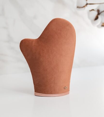 SELF-TANNING MITT For ultimate results